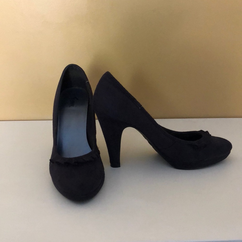 Navy blue velvet 3” heels